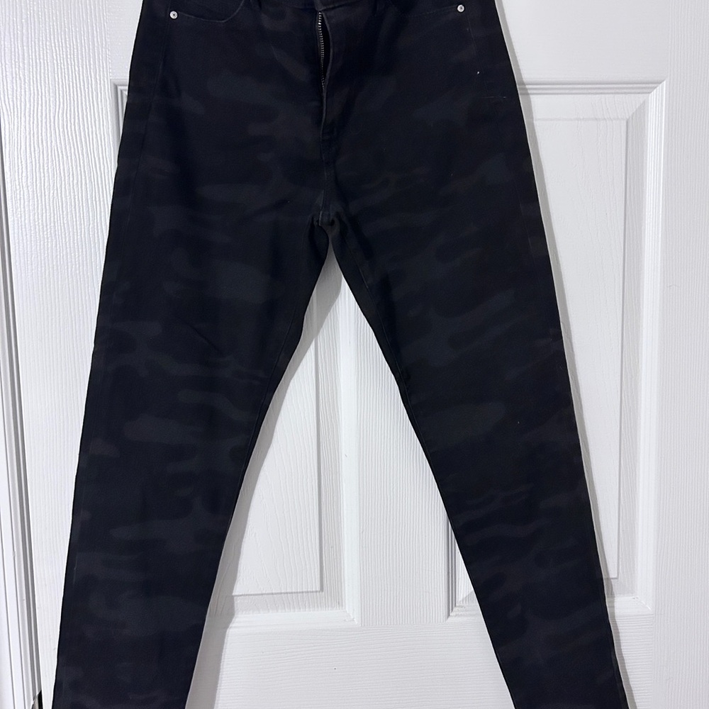 Women's Black Camouflage Skinny Pants